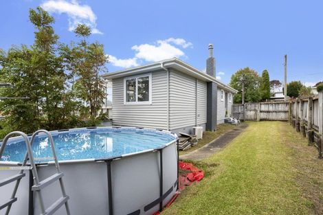 Photo of property in 21 Parrs Cross Road, Henderson, Auckland, 0612