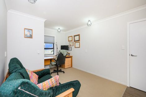 Photo of property in 17 Marine Parade South, Foxton Beach, Foxton, 4815