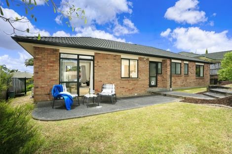 Photo of property in 1 Black Teal Close, Unsworth Heights, Auckland, 0632