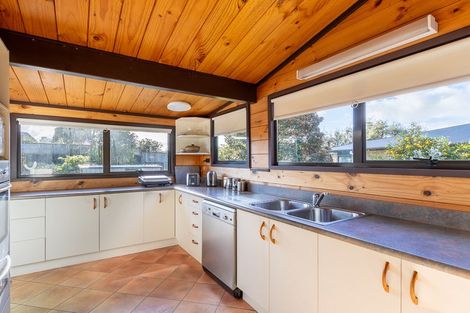 Photo of property in 9 Tudor Court, Paraparaumu Beach, Paraparaumu, 5032