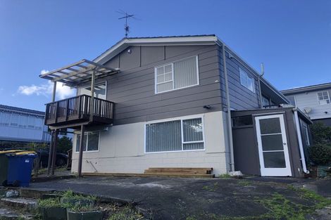 Photo of property in 1/127 Lynn Road, Bayview, Auckland, 0629