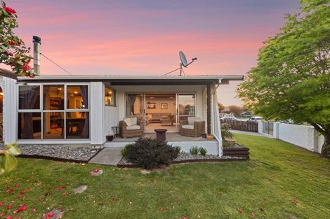 Photo of property in 73 Warren Crescent, Hillmorton, Christchurch, 8025