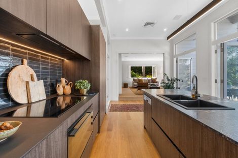 Photo of property in 21 St Aubyn Street, Devonport, Auckland, 0624