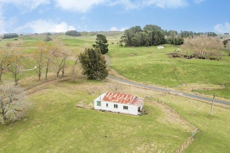 Photo of property in 831 Te Onepu Road, Te Onepu, Hastings, 4174