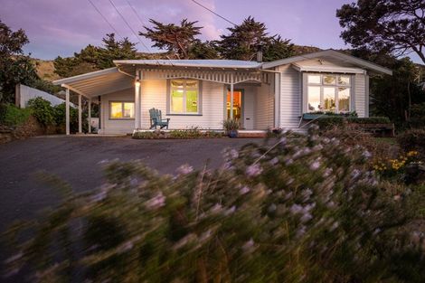 Photo of property in 72 Wellington Road, Paekakariki, 5034