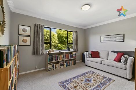 Photo of property in 7 Pekanga Road, Normandale, Lower Hutt, 5010