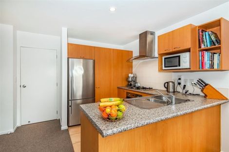 Photo of property in 3/42 Fields Parade, Oteha, Auckland, 0632