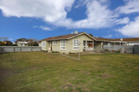 Photo of property in 28 Cartier Crescent, Flaxmere, Hastings, 4120