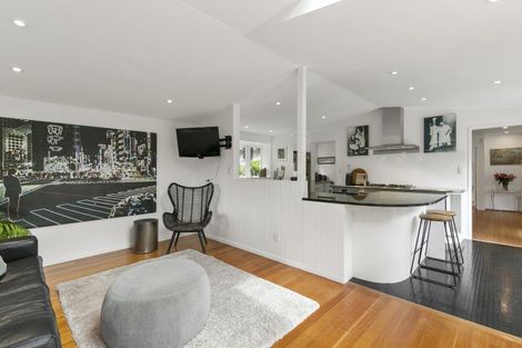 Photo of property in 17a Delhi Crescent, Khandallah, Wellington, 6035