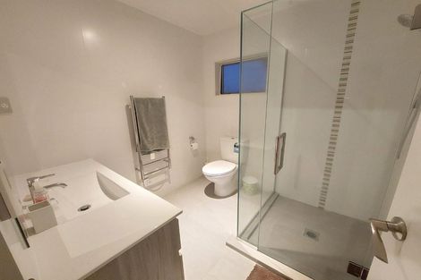 Photo of property in 6 Hilton Close, Fairview Heights, Auckland, 0632