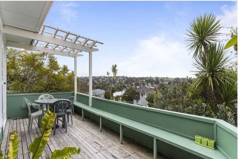 Photo of property in 4 Alton Avenue, Hillcrest, Auckland, 0627