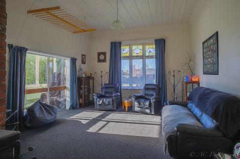 Photo of property in 5 Main Road, Pleasant Point, 7903