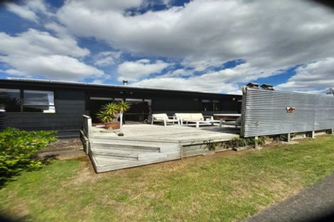 Photo of property in 992 Paerata Road, Paerata, Drury, 2676