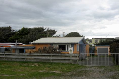 Photo of property in 76 Park Avenue, Waitarere Beach, Levin, 5510