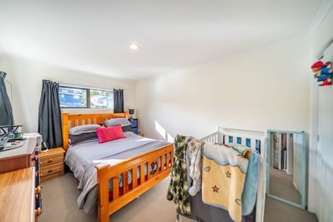 Photo of property in 94 Sunstone Crescent, Timberlea, Upper Hutt, 5018