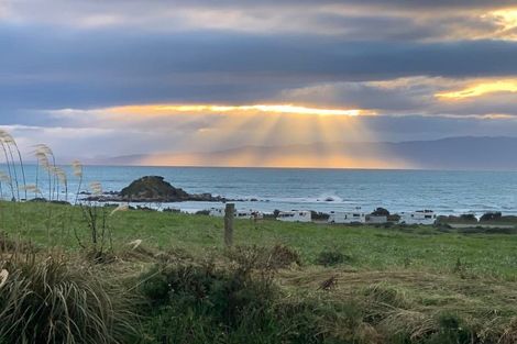 Photo of property in 95 Frentz Road, Pahia, Riverton, 9881