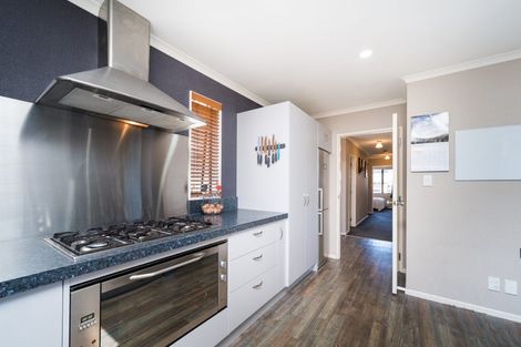 Photo of property in 23 Geneva Terrace, Kelvin Grove, Palmerston North, 4414