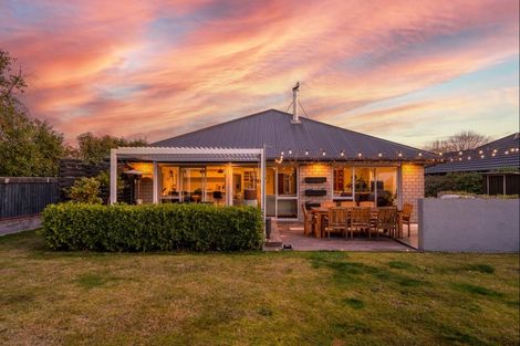 Photo of property in 16 Flaxgrove Place, Parklands, Christchurch, 8083