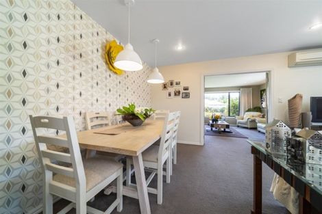 Photo of property in 1 Manorburn Place, Lake Hayes, Queenstown, 9304