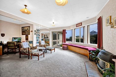 Photo of property in 16 Hunter Street, Hawera, 4610