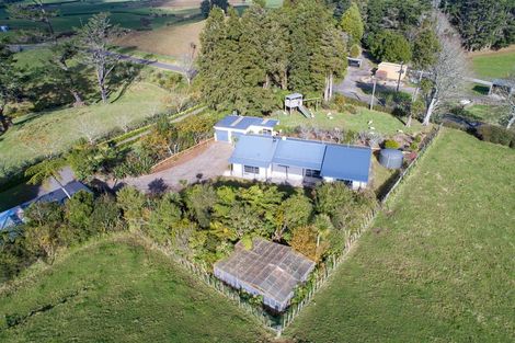 Photo of property in 254 Cross Road, Te Popo, Stratford, 4394