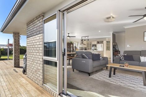 Photo of property in 24 Charles Street, Carterton, 5713