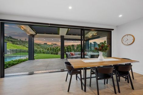 Photo of property in 9 Ridgelea Road, Long Bay, Albany, 0792