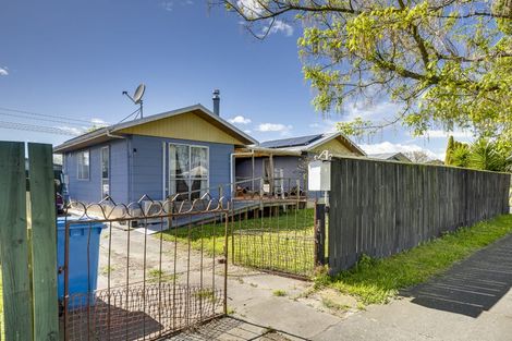 Photo of property in 4 Palgrave Avenue, Flaxmere, Hastings, 4120