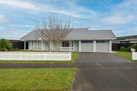Photo of property in 18 Chippendale Crescent, Highbury, Palmerston North, 4412