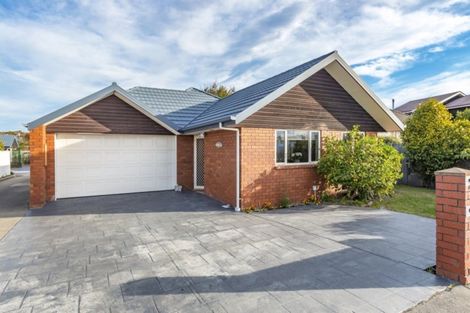 Photo of property in 395 Yaldhurst Road, Russley, Christchurch, 8042