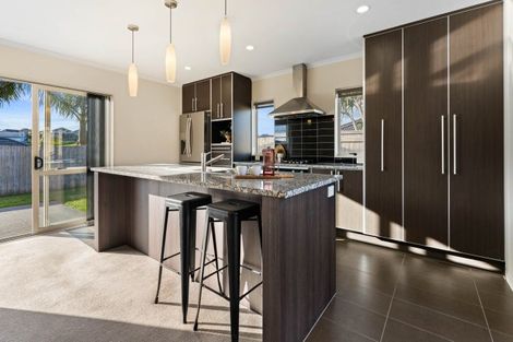 Photo of property in 6 Waynes Place, Pukekohe, 2120