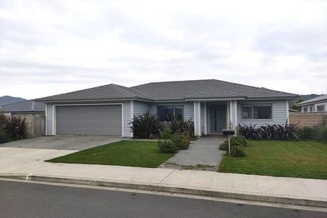 Photo of property in 5 Henrietta Maxwell Grove, Wainuiomata, Lower Hutt, 5014