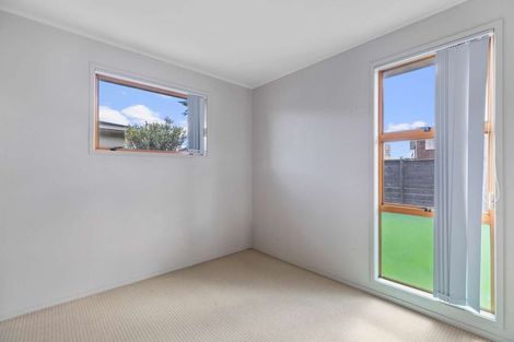 Photo of property in 1/41 Challen Close, Conifer Grove, Takanini, 2112