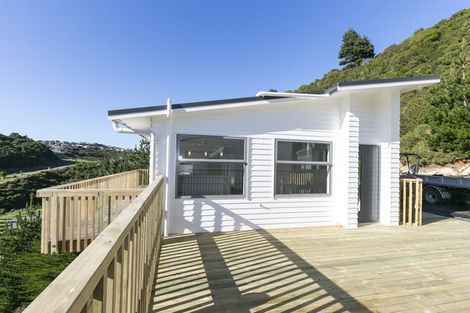 Photo of property in 1 Rarangi Way, Owhiro Bay, Wellington, 6023
