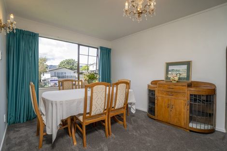 Photo of property in 1 Brasenose Place, Tawa, Wellington, 5028