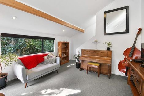 Photo of property in 18 Gibbs Crescent, Red Hill, Papakura, 2110