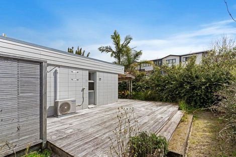 Photo of property in 3/1 Cockayne Crescent, Sunnynook, Auckland, 0620