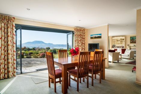 Photo of property in 25 Te Moenga Park, Acacia Bay, Taupo, 3330