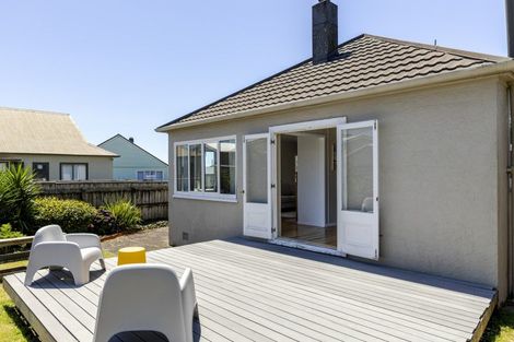 Photo of property in 10 Chard Street, Westown, New Plymouth, 4310
