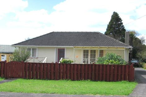 Photo of property in 56 Neil Avenue, Te Atatu Peninsula, Auckland, 0610