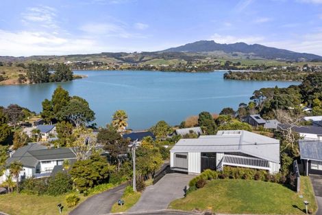 Photo of property in 21 Point Street, Raglan, 3225