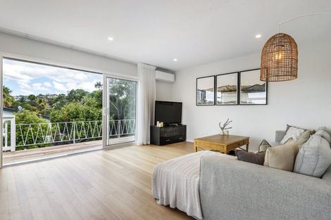 Photo of property in 3 Council Terrace, Northcote Point, Auckland, 0627