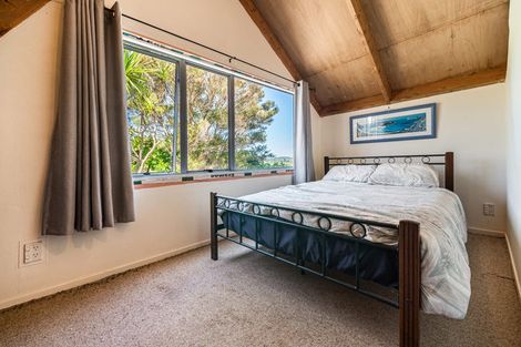 Photo of property in 22 Ocean Road, Surfdale, Waiheke Island, 1081