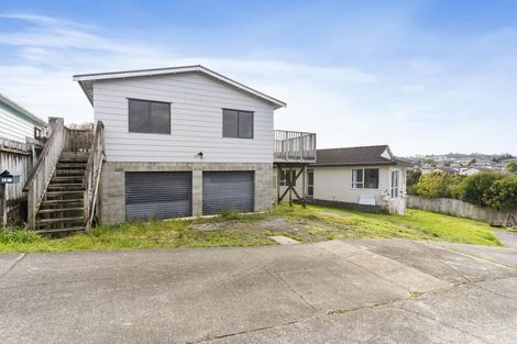 Photo of property in 18 Chislehurst Street, Henderson, Auckland, 0612