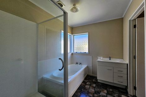 Photo of property in 4 Danden Way, Pukekohe, 2120