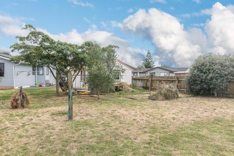 Photo of property in 44 Percival Road, Paraparaumu Beach, Paraparaumu, 5032