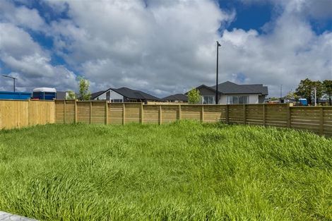 Photo of property in 6 Kauri Grove Drive, Kumeu, 0810