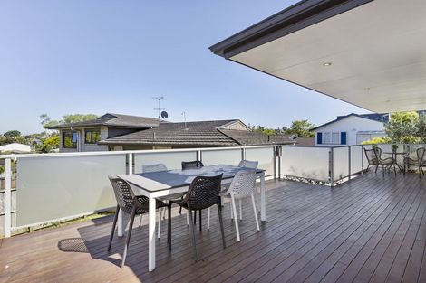 Photo of property in 124a Prince Regent Drive, Half Moon Bay, Auckland, 2012