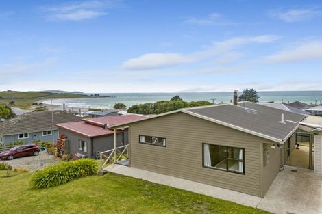 Photo of property in 13 Stirling Street, Kakanui, Oamaru, 9495