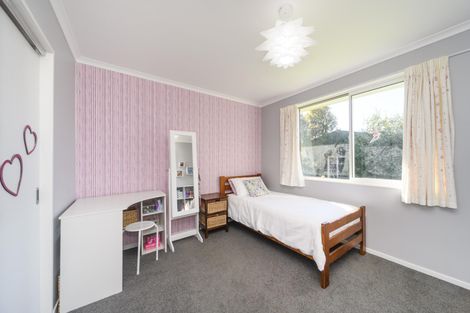 Photo of property in 21 Mokau Place, Terrace End, Palmerston North, 4410